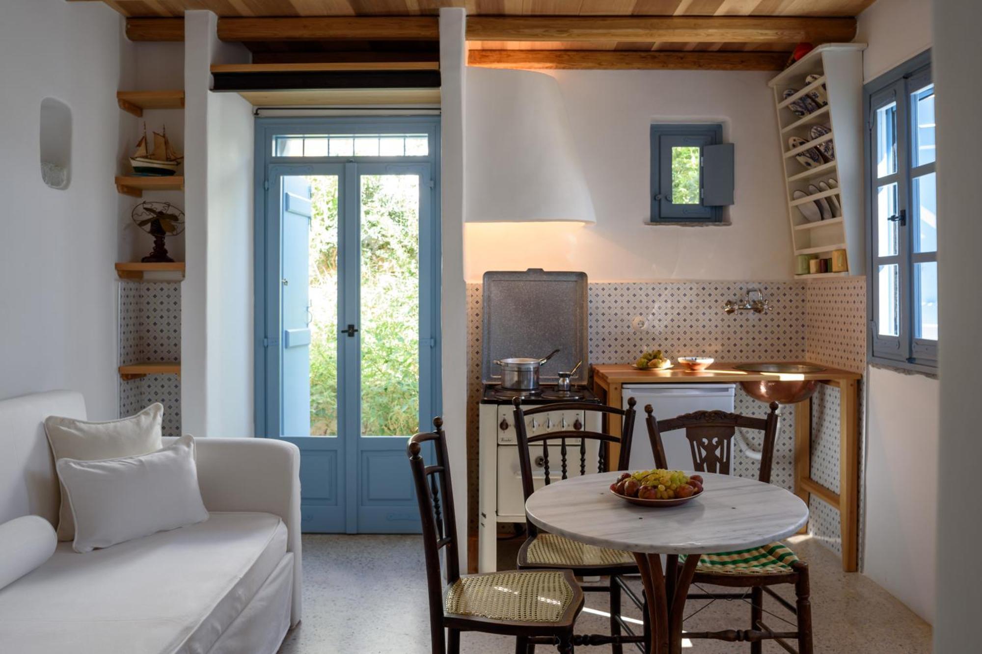 Mezzolovero Suites Kimolos Luaran gambar