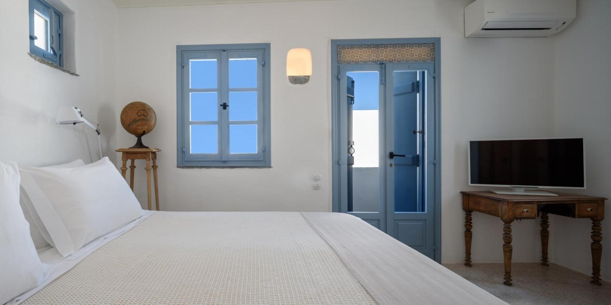 Mezzolovero Suites Kimolos Luaran gambar