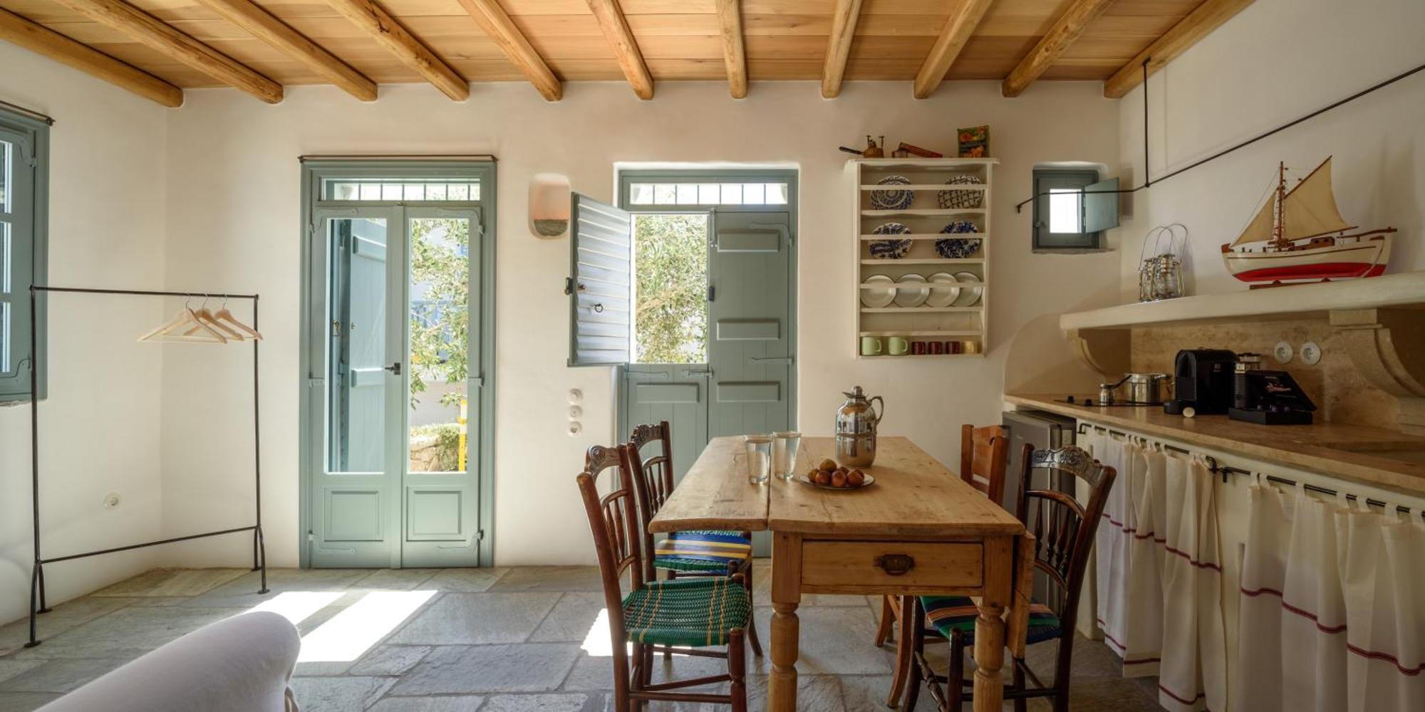 Mezzolovero Suites Kimolos Luaran gambar