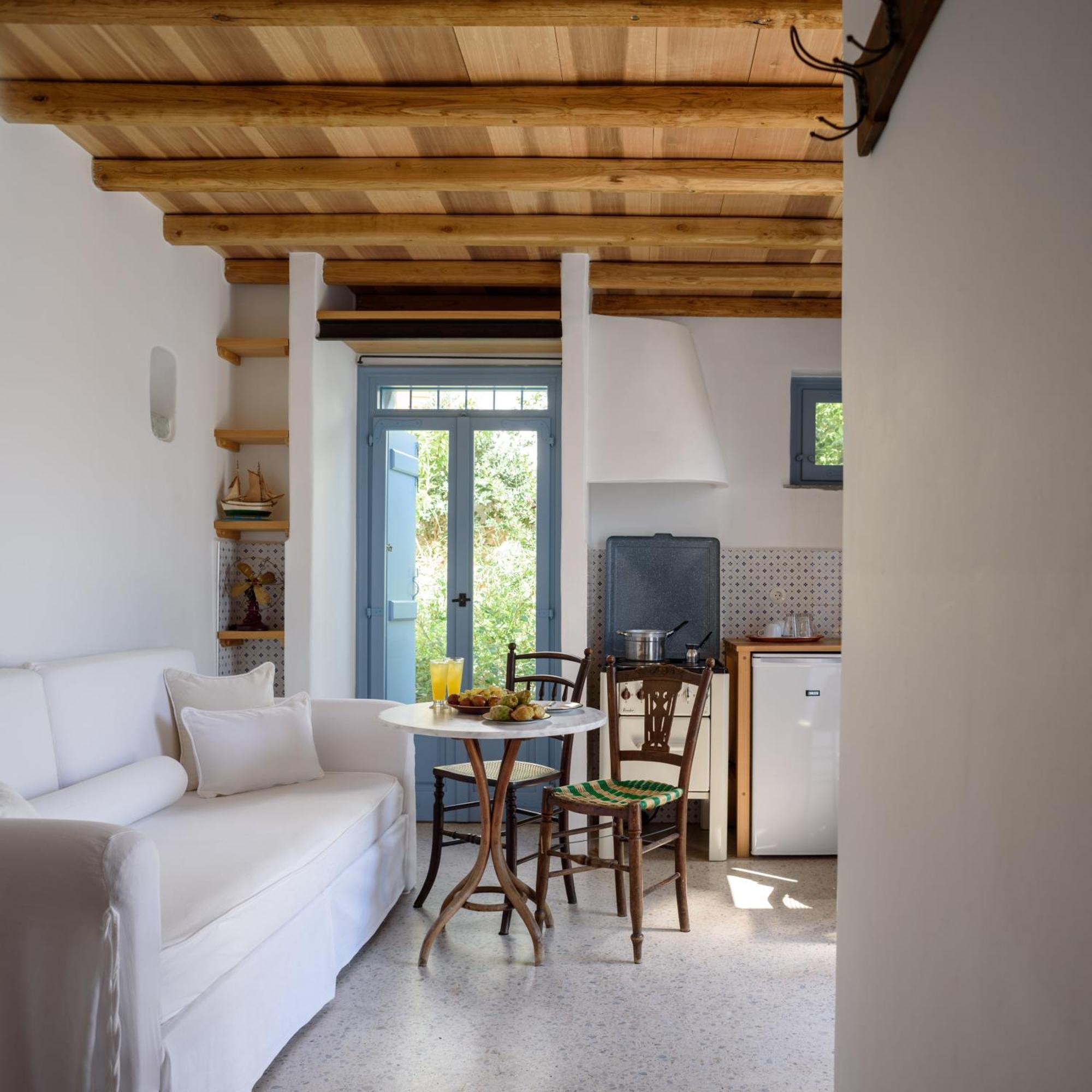 Mezzolovero Suites Kimolos Luaran gambar