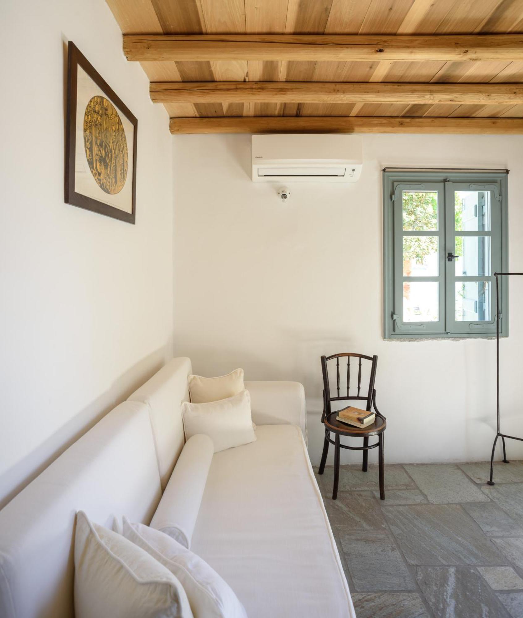 Mezzolovero Suites Kimolos Luaran gambar