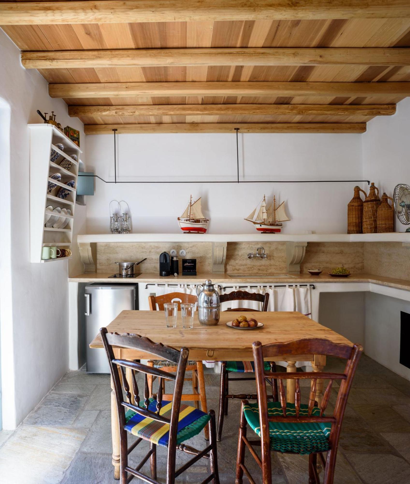 Mezzolovero Suites Kimolos Luaran gambar