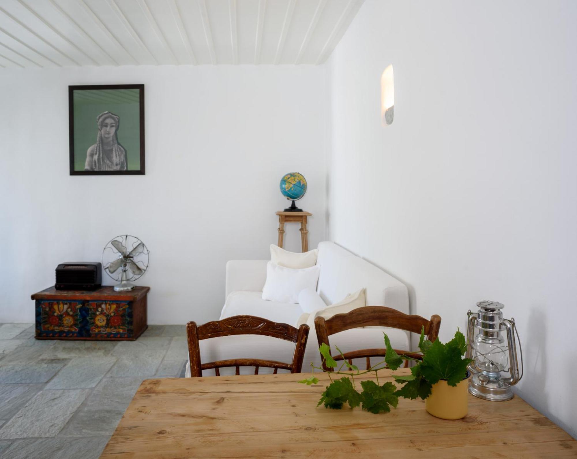 Mezzolovero Suites Kimolos Luaran gambar