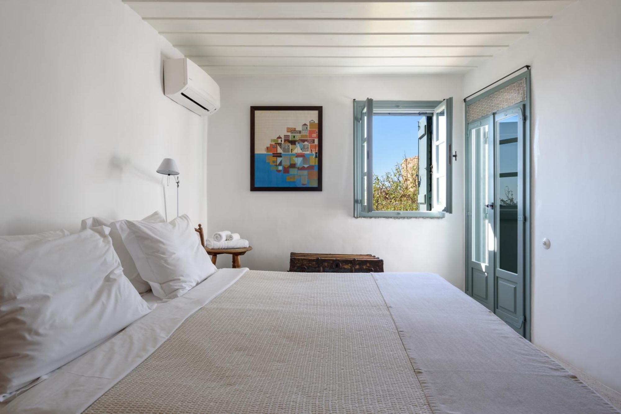 Mezzolovero Suites Kimolos Luaran gambar