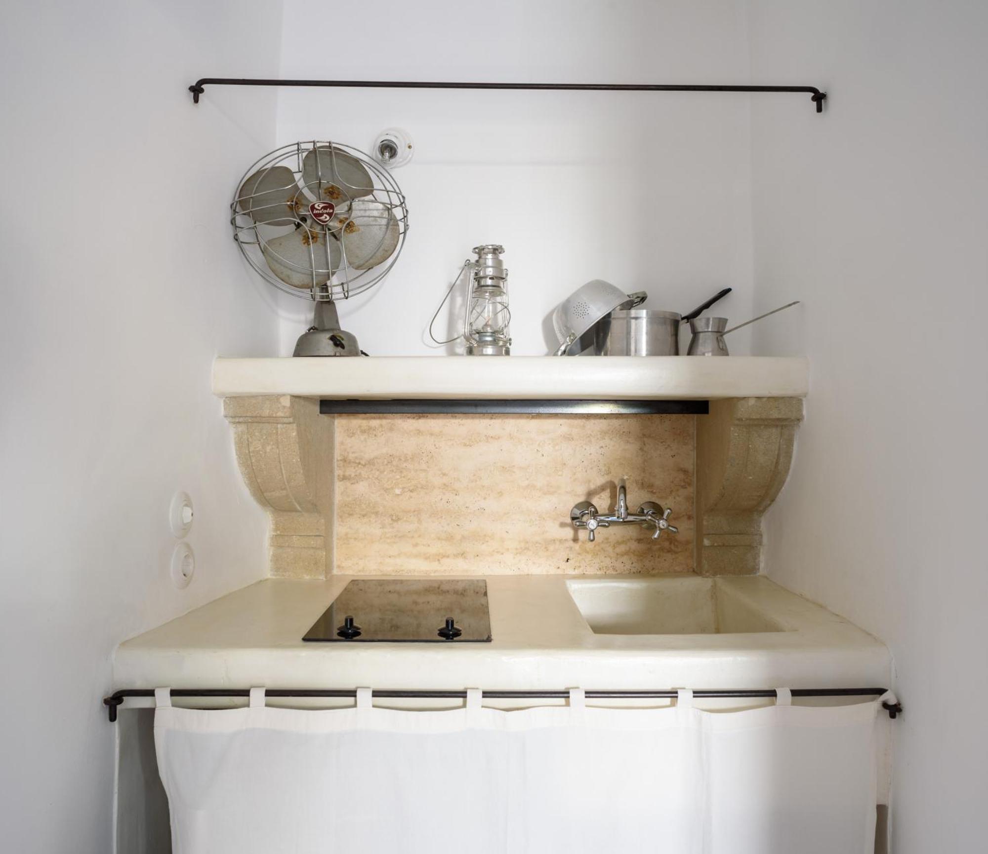 Mezzolovero Suites Kimolos Luaran gambar