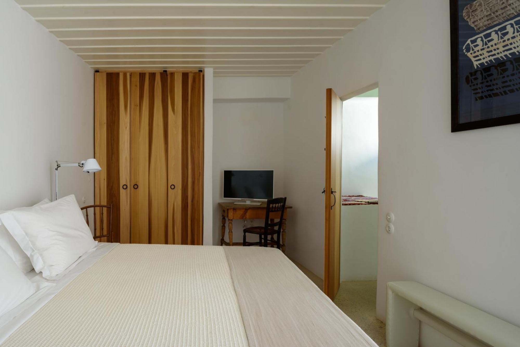Mezzolovero Suites Kimolos Luaran gambar