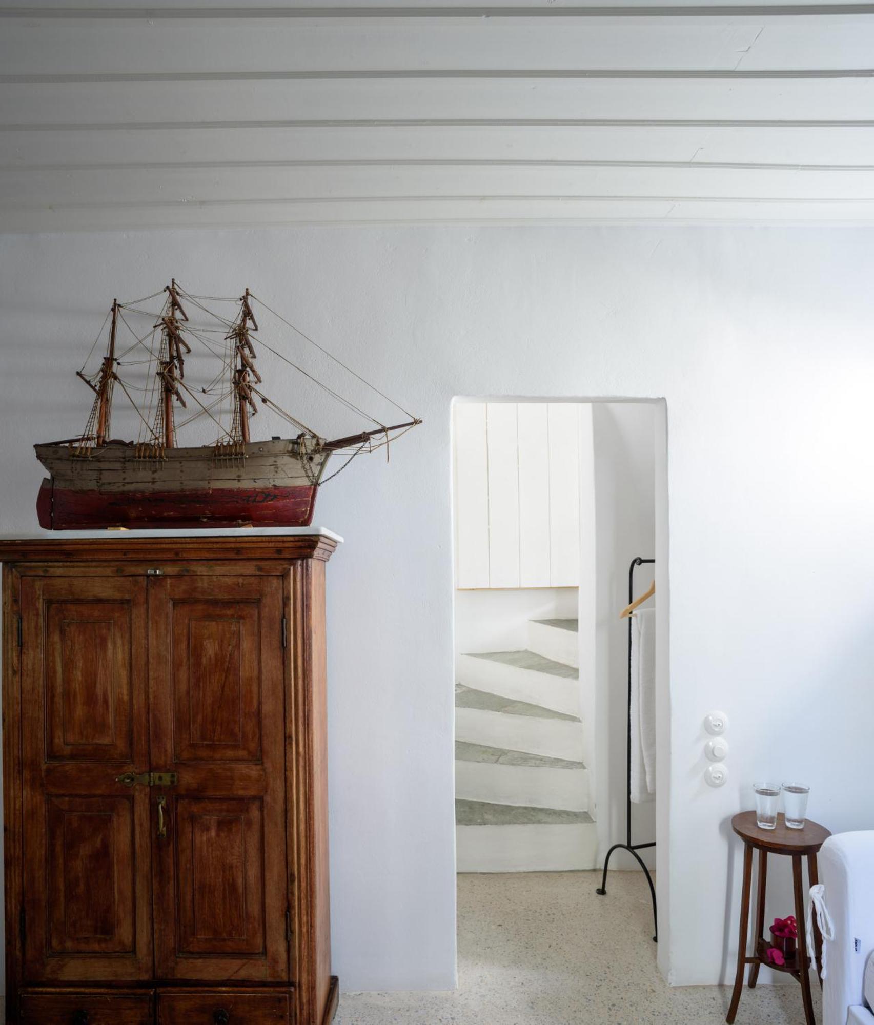 Mezzolovero Suites Kimolos Luaran gambar