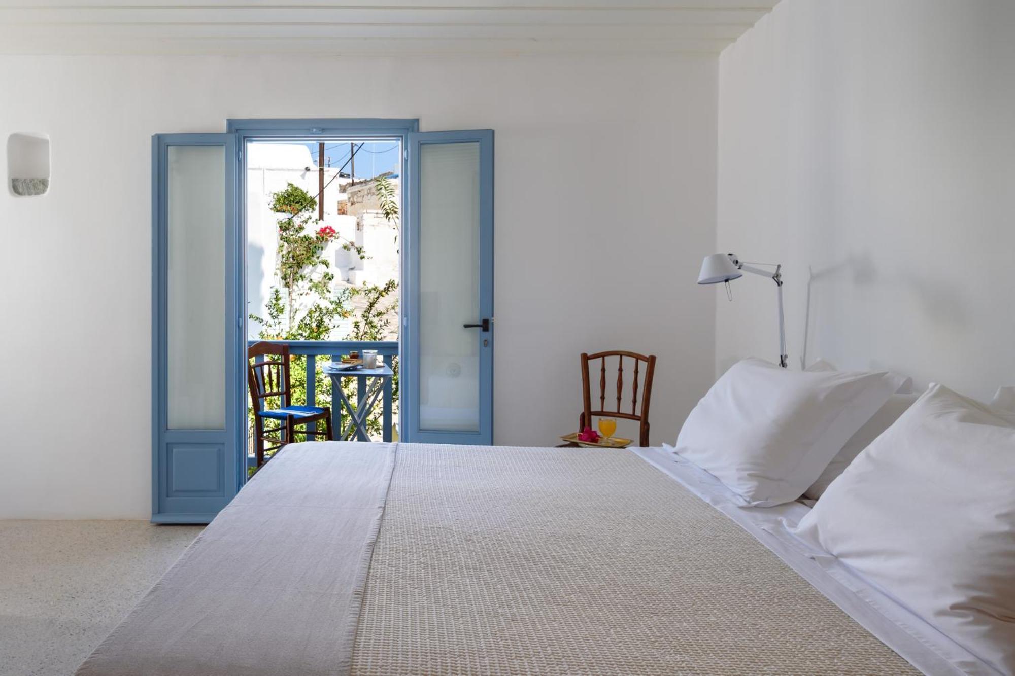 Mezzolovero Suites Kimolos Luaran gambar