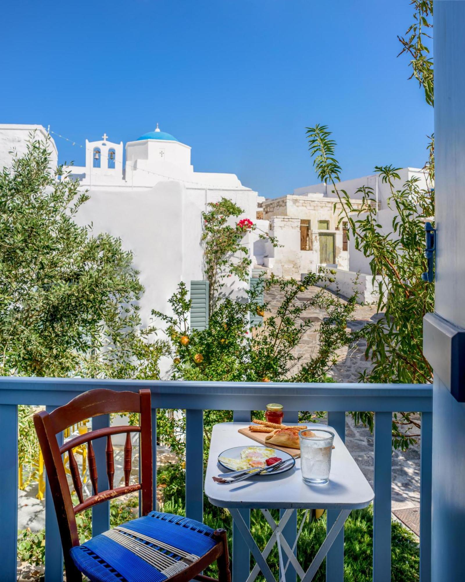 Mezzolovero Suites Kimolos Luaran gambar