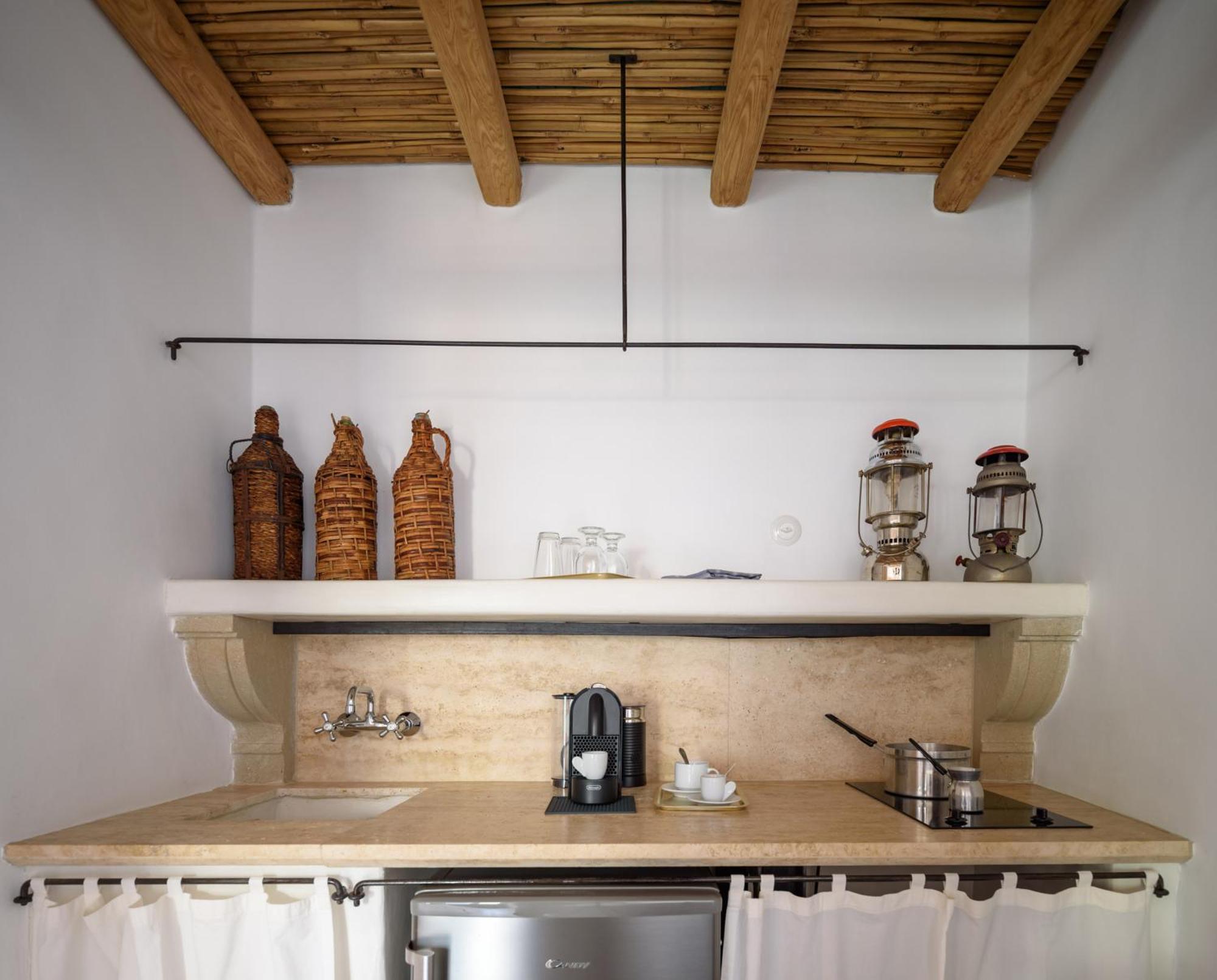 Mezzolovero Suites Kimolos Luaran gambar
